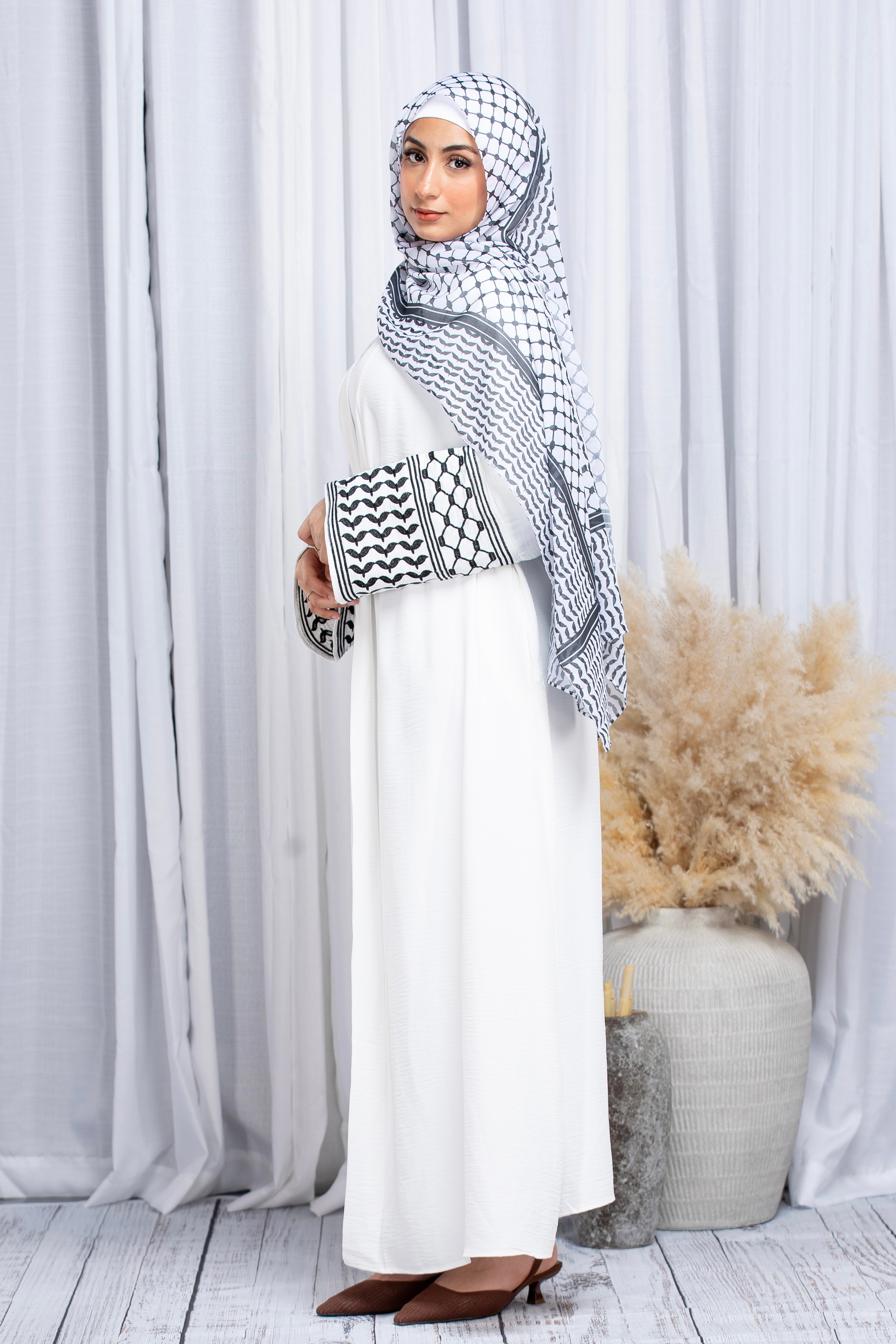 Kiffiyeh Abaya - White